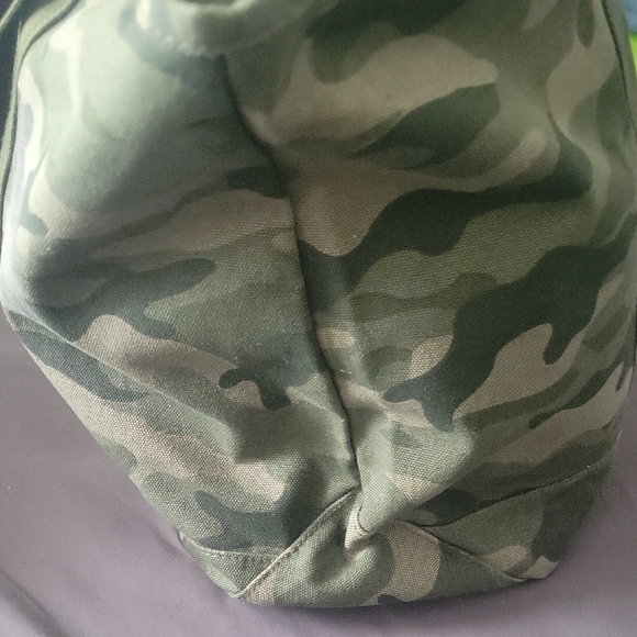 Old Navy Green Camouflage Tote Bag - Picture 13 of 15